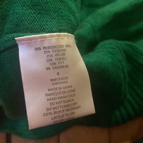 Bright green crop sweater - Picture 3 of 3